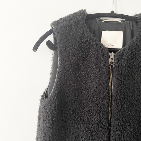 ✨ NWOT Black Chatou Vest | Aritzia - Picture 4 of 9